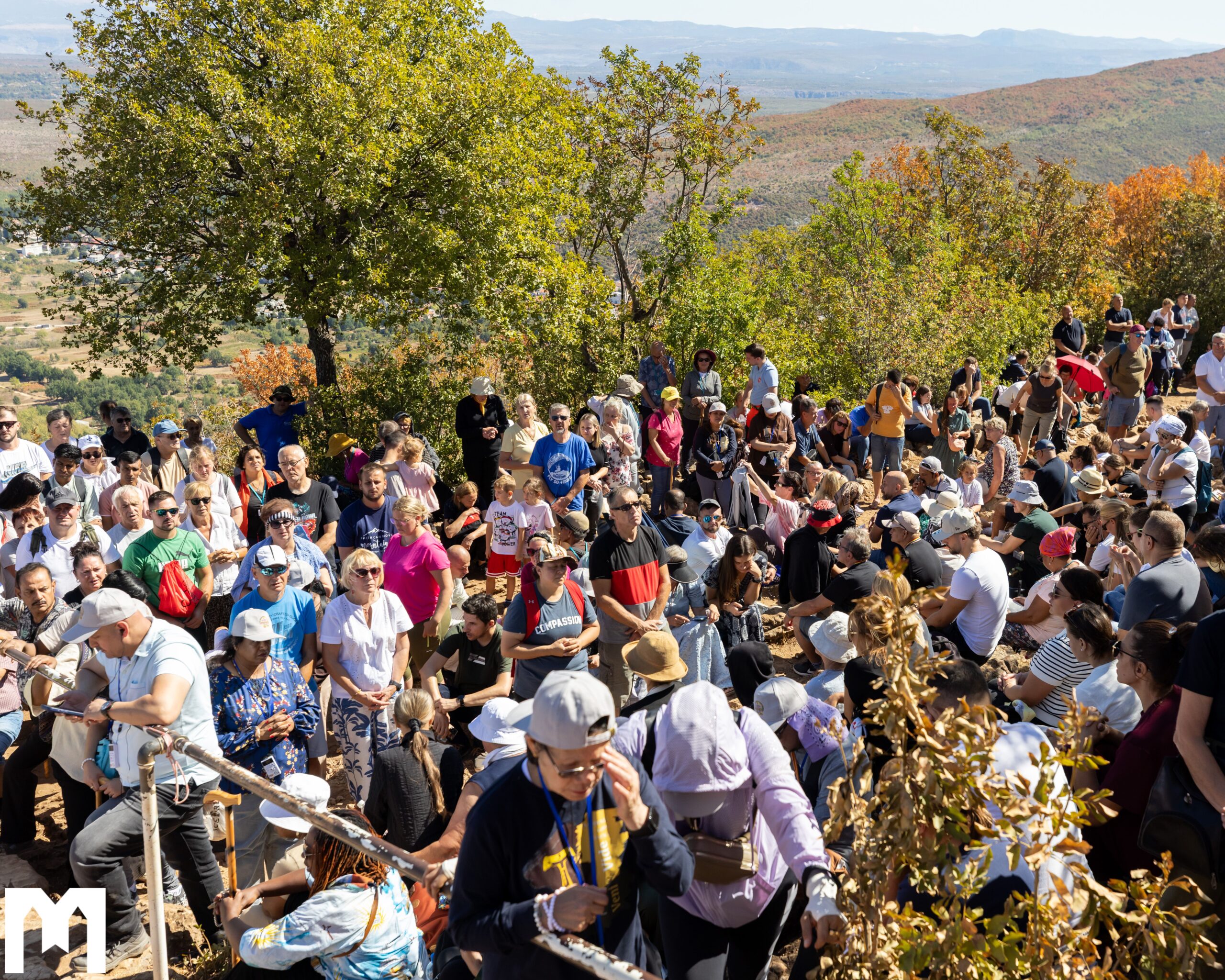 Celebração da Exaltação da Santa Cruz no Križevac, em Mediugórie